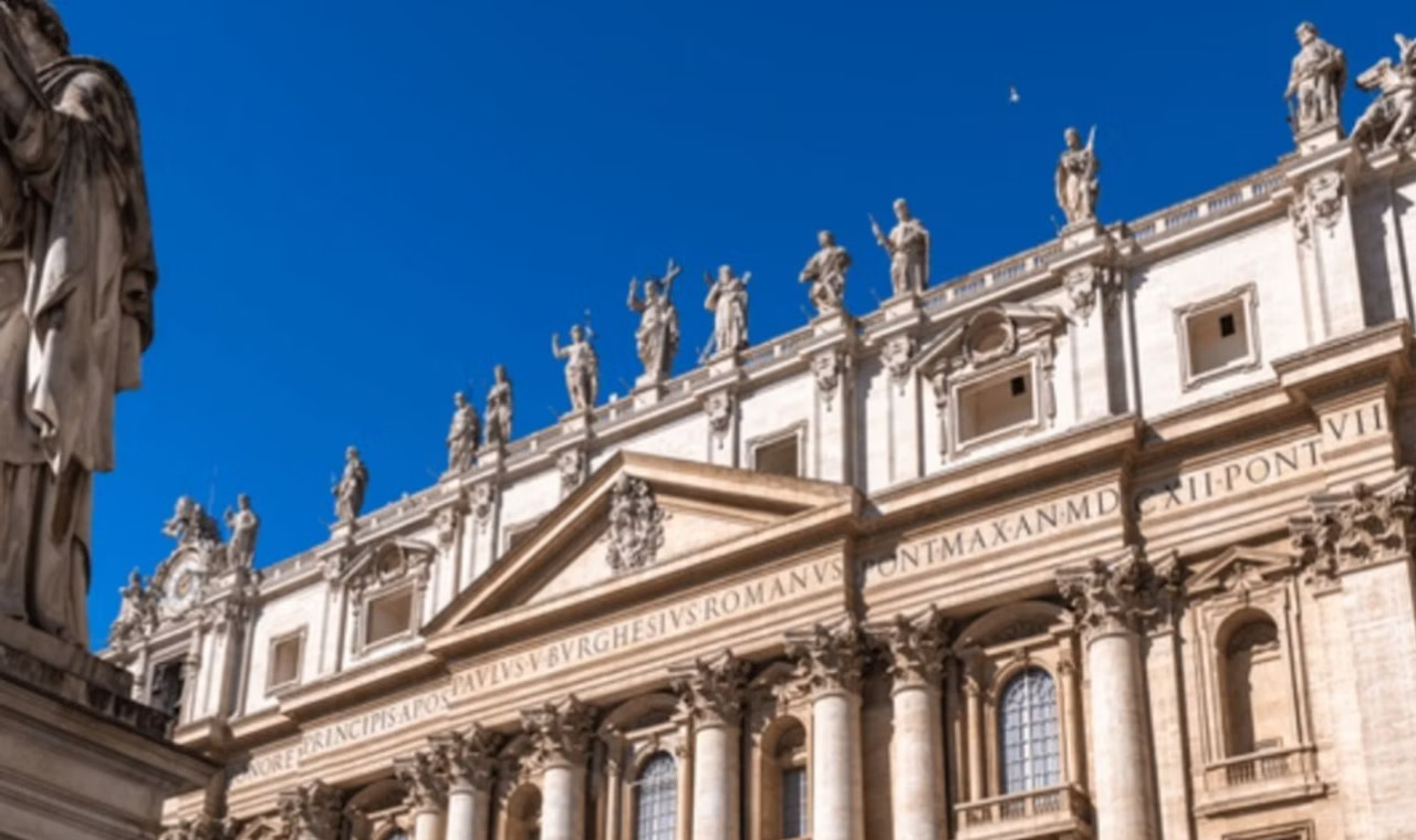 St. Peter's Basilica tour with access to the Vatican Grottoes and the Holy Door