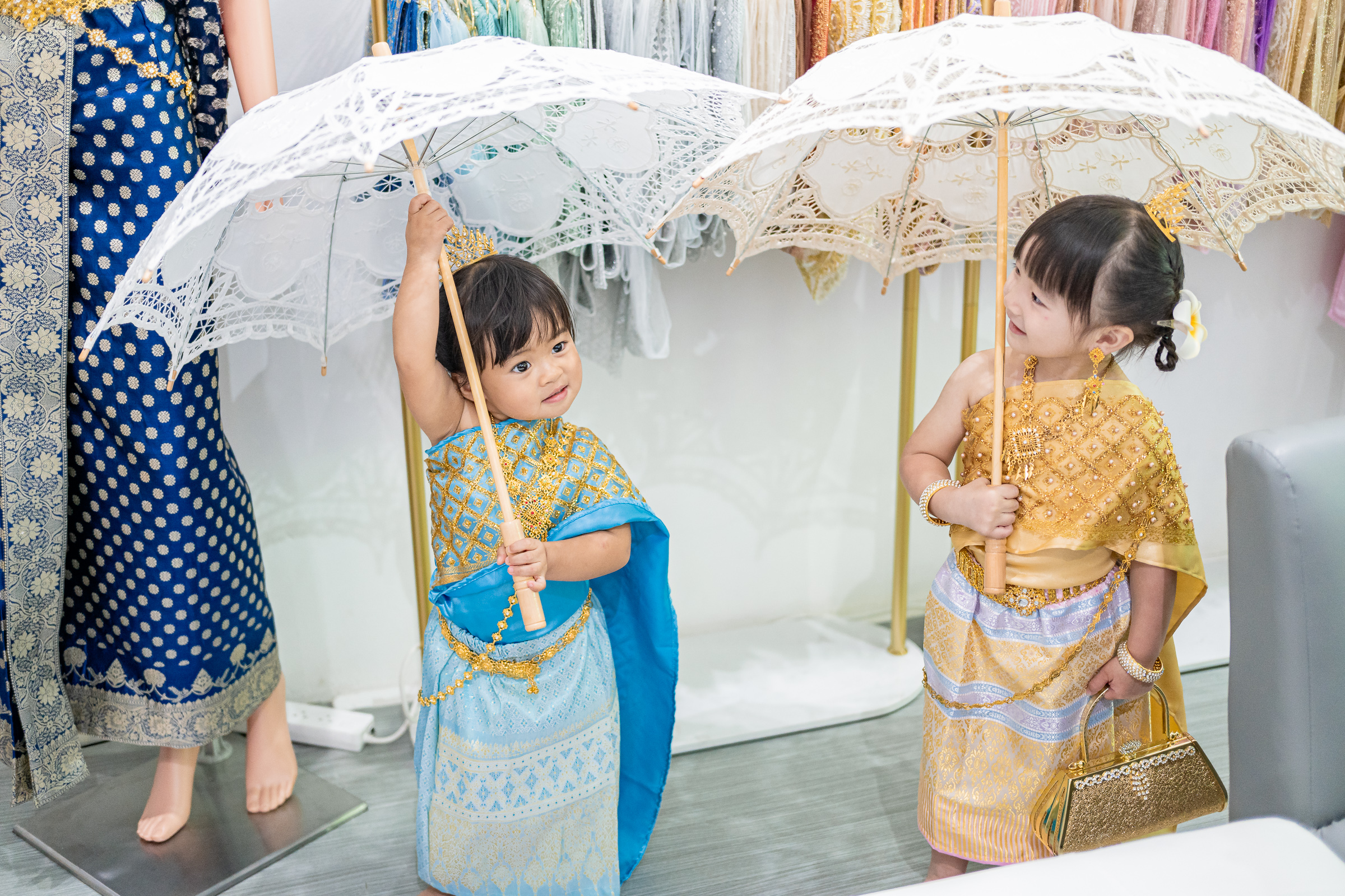 泰國傳統服飾租借（含配件） - Sanae Thai Closet