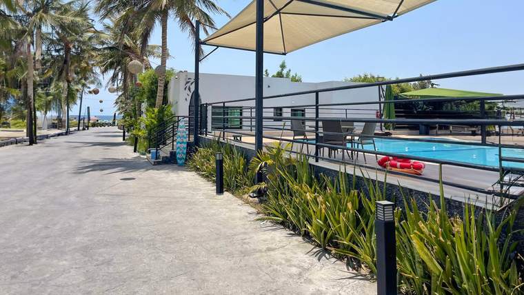 Day pass at la playa Beach