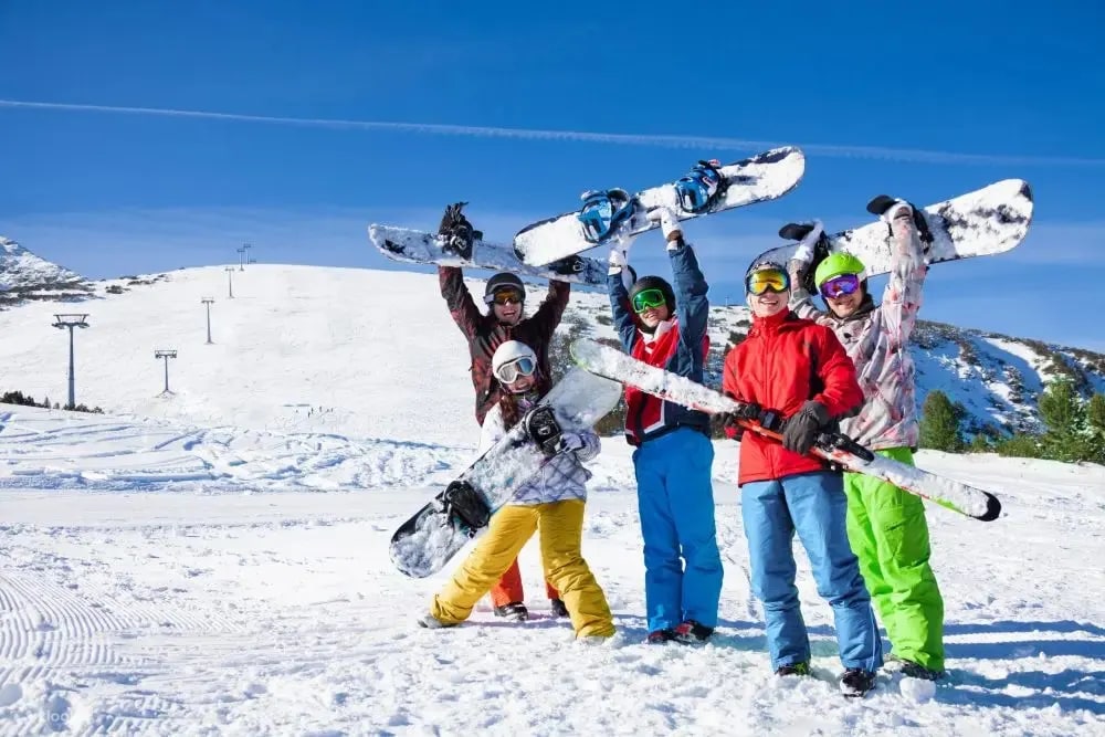 Hokkaido Sapporo Fu's Snow Area 1-day Skiing & Snowboarding Tour 