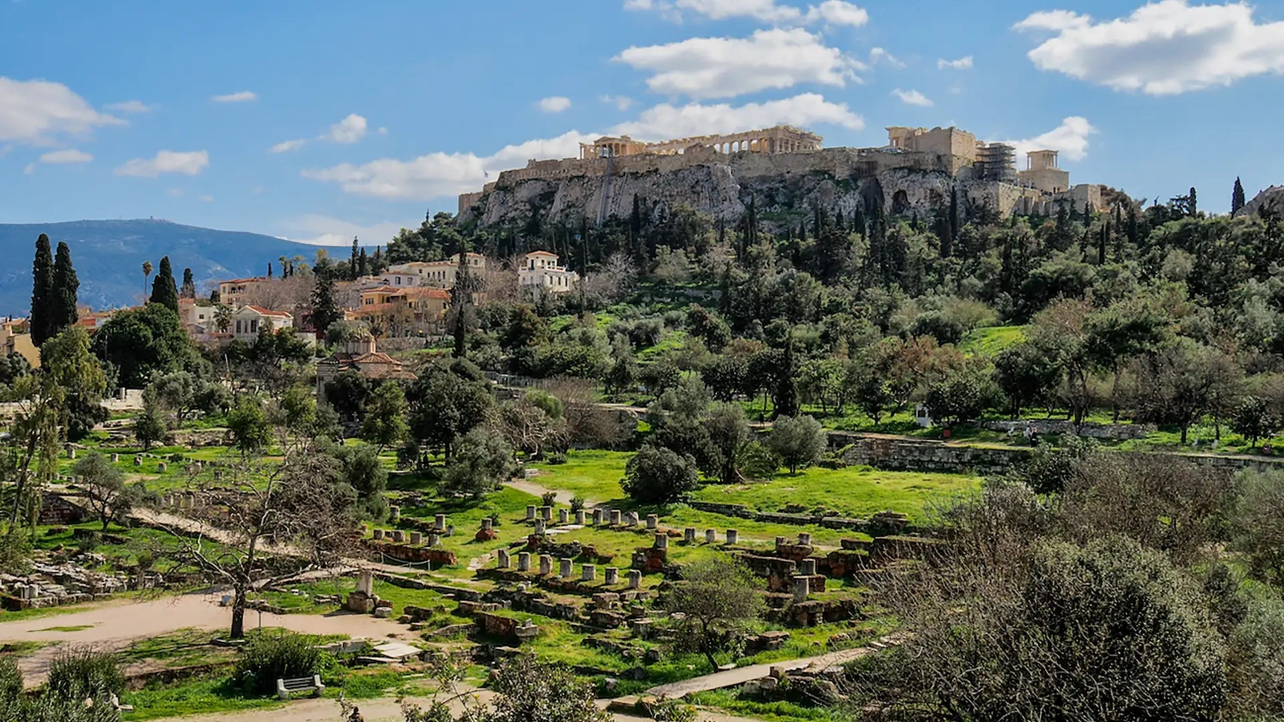透過離線語音導覽和便捷的電子票券，按照自己的步調漫步於古雅典。