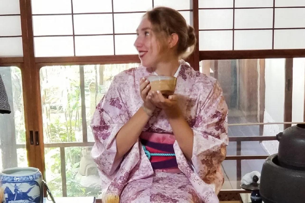 Kyoto Table-Style Tea Ceremony at a 100-Year-Old Wooden Townhouse