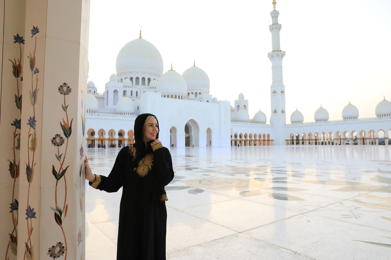 Abu Dhabi Full-day City Tour with Sheikh Zayed Grand Mosque
