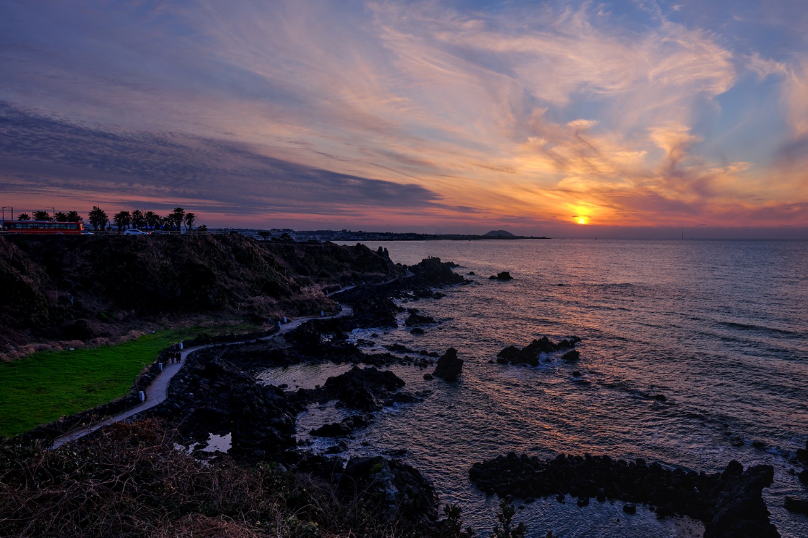 Handam Beach (Aewol) & Olle Trail Sunset Tour: