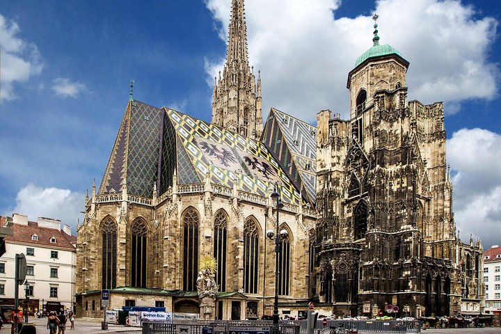 Private Guided Full Day Vienna Tour From Budapest with Lunch