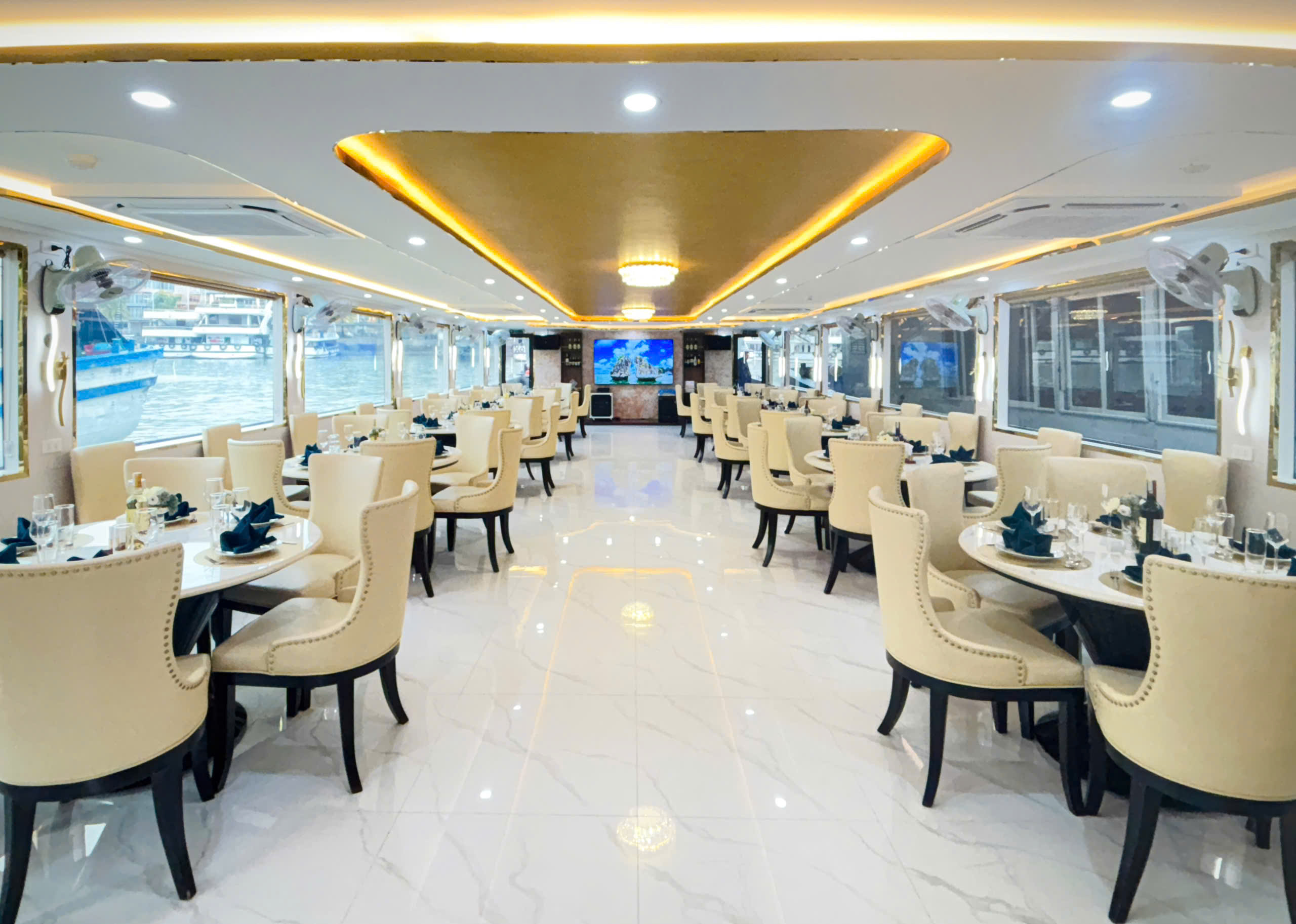 您的餐桌將提供固定方案午餐，為您帶來便捷優質的用餐體驗。