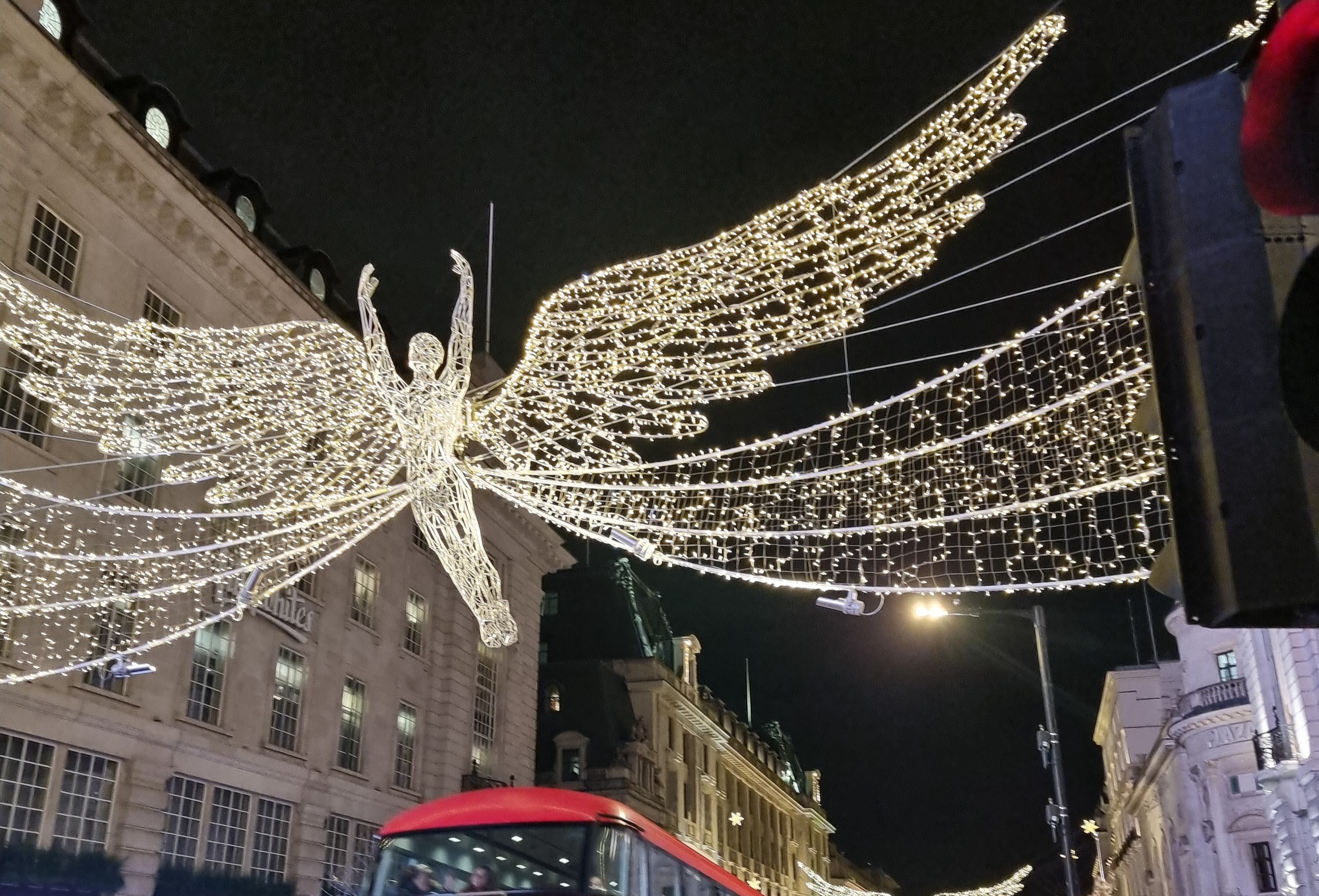 London: Christmas Lights Guided Walking Tour Small Group