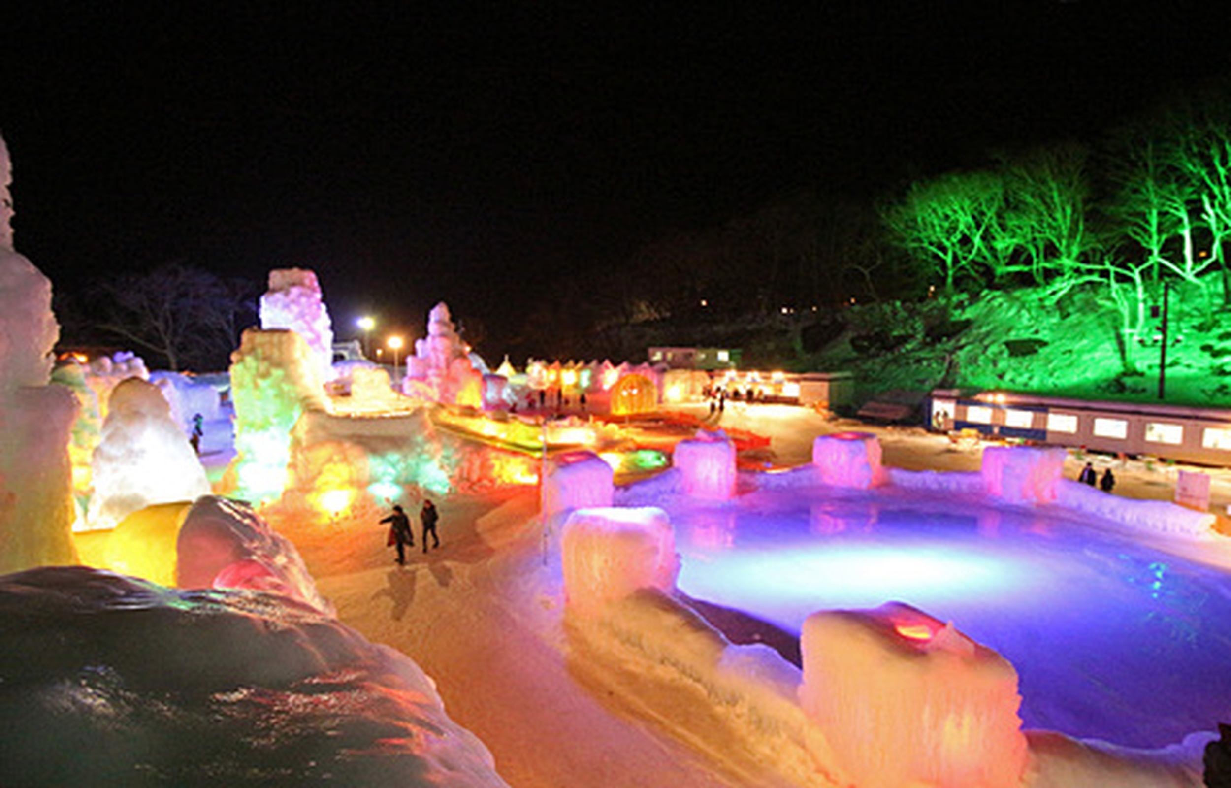 五彩缤纷，不一样的支笏湖