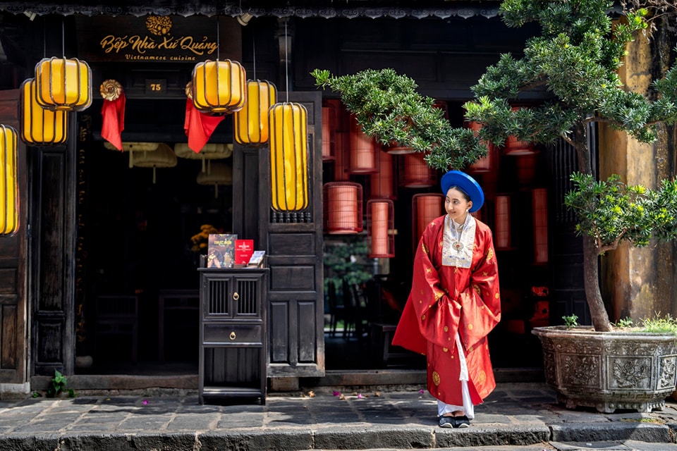 Vietnamese Traditional Ao Dai Rental & Photoshoot Tour in Hoi An