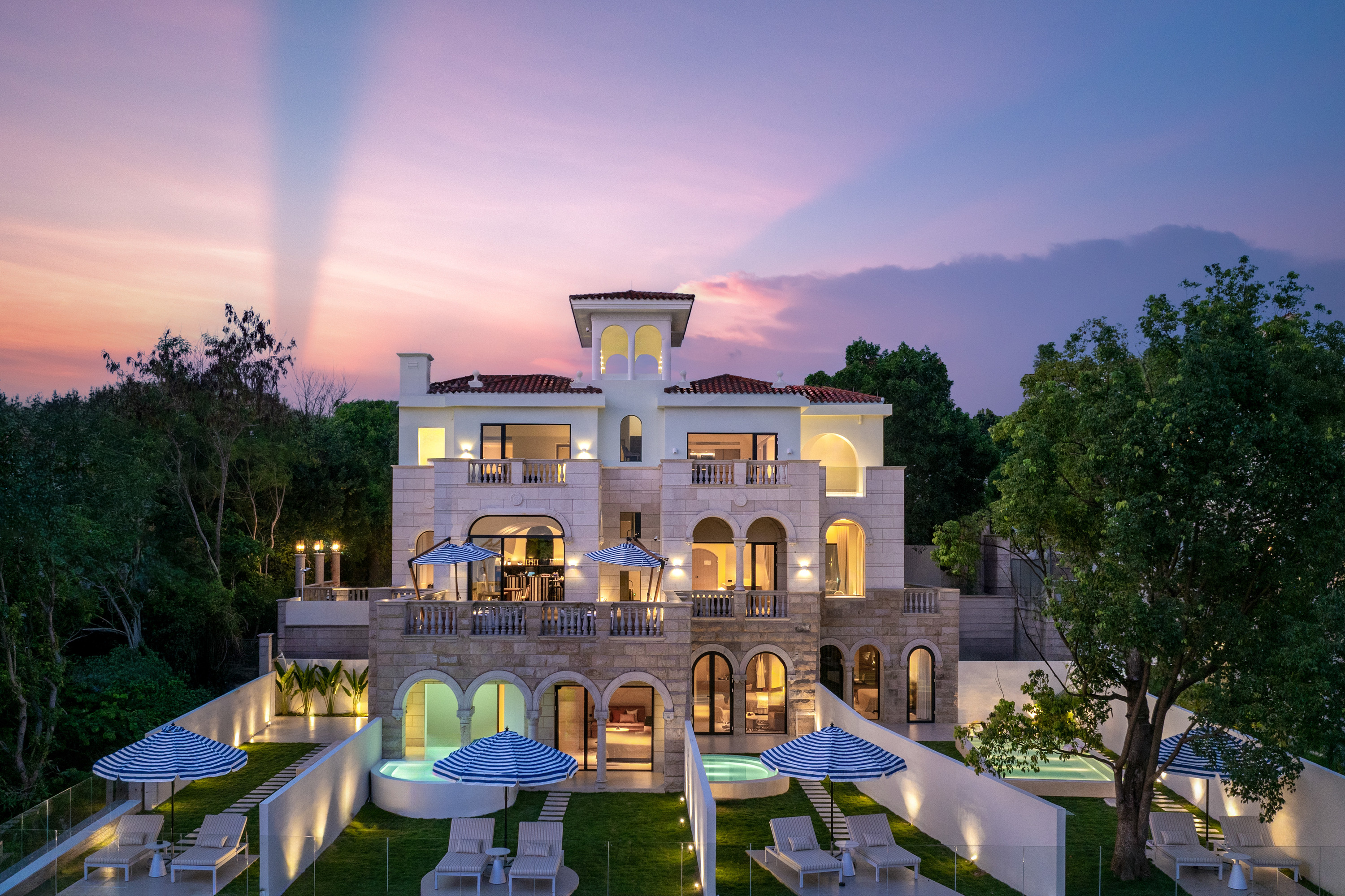 [Частный горячий источник в дворике] Ми Юэ · Горячий источник «Римские каникулы» в Шэньчжэне. Пакет с роскошным размещением | Экзотическая атмосфера | Романтическая обстановка