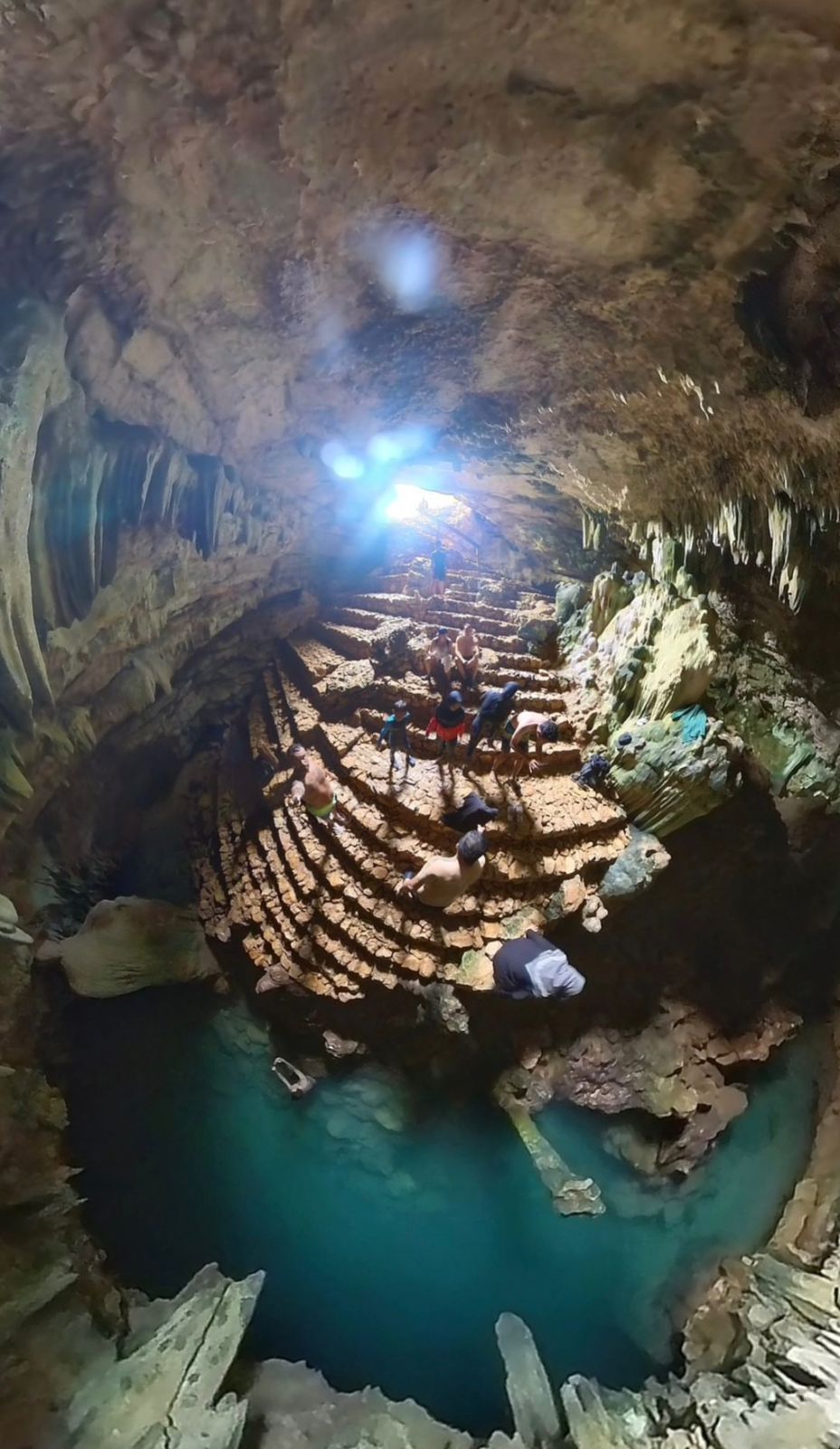 納閩巴焦朗果洞（Rangko Cave）& 海灘浮潛半日拼團遊