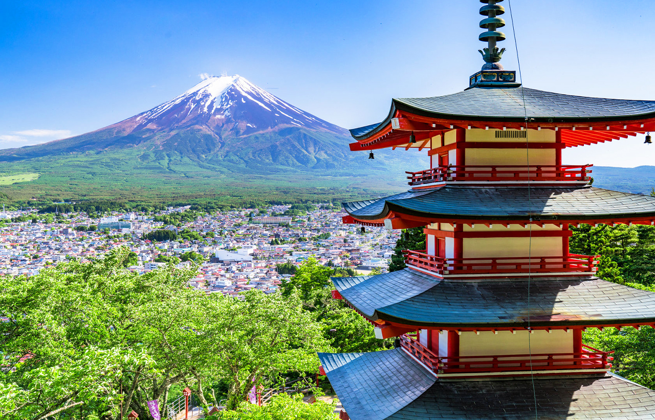 富士山網紅景點打卡一日遊  天梯小鎮 忍野八海  河口湖 羅森便利店  (東京站或新宿站出發)