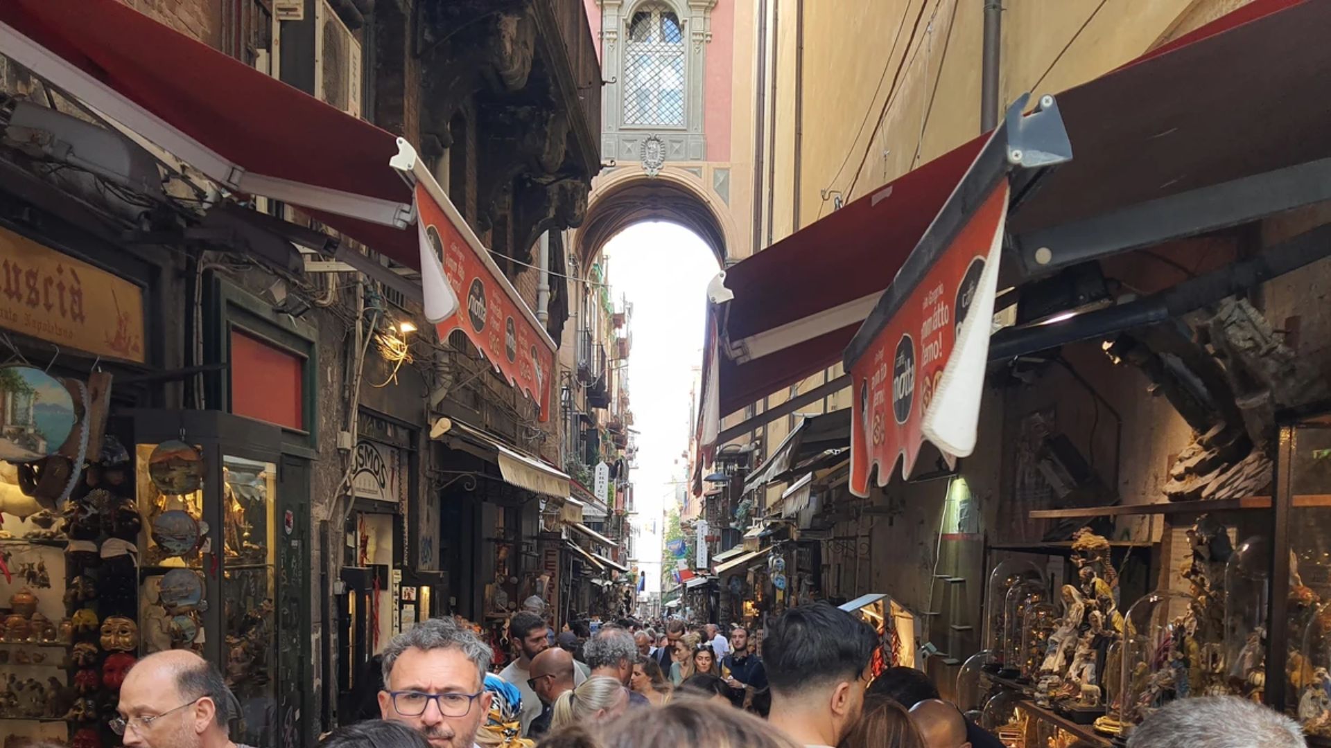 拿坡里街頭小吃之旅，含品嚐和觀光 (Street food tour with tastings and sightseeing in Naples)