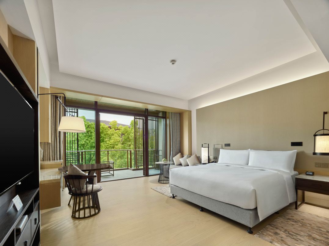 Hilton Shanghai Songjiang Deluxe Garden King Room