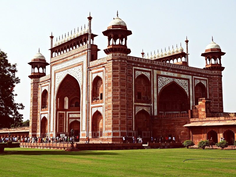 Visit Agra in Private Car with Guide Service