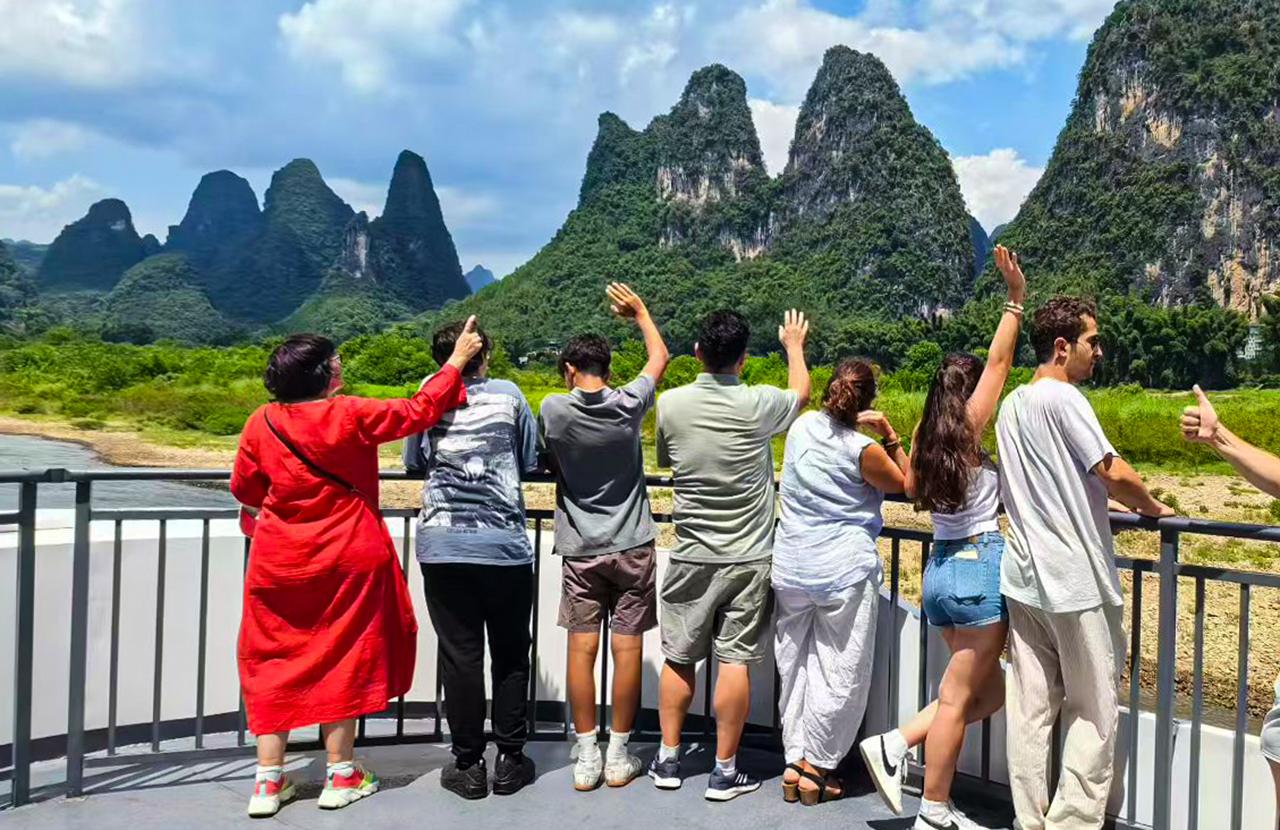 陽光下的灕江 陽光下的灕江
