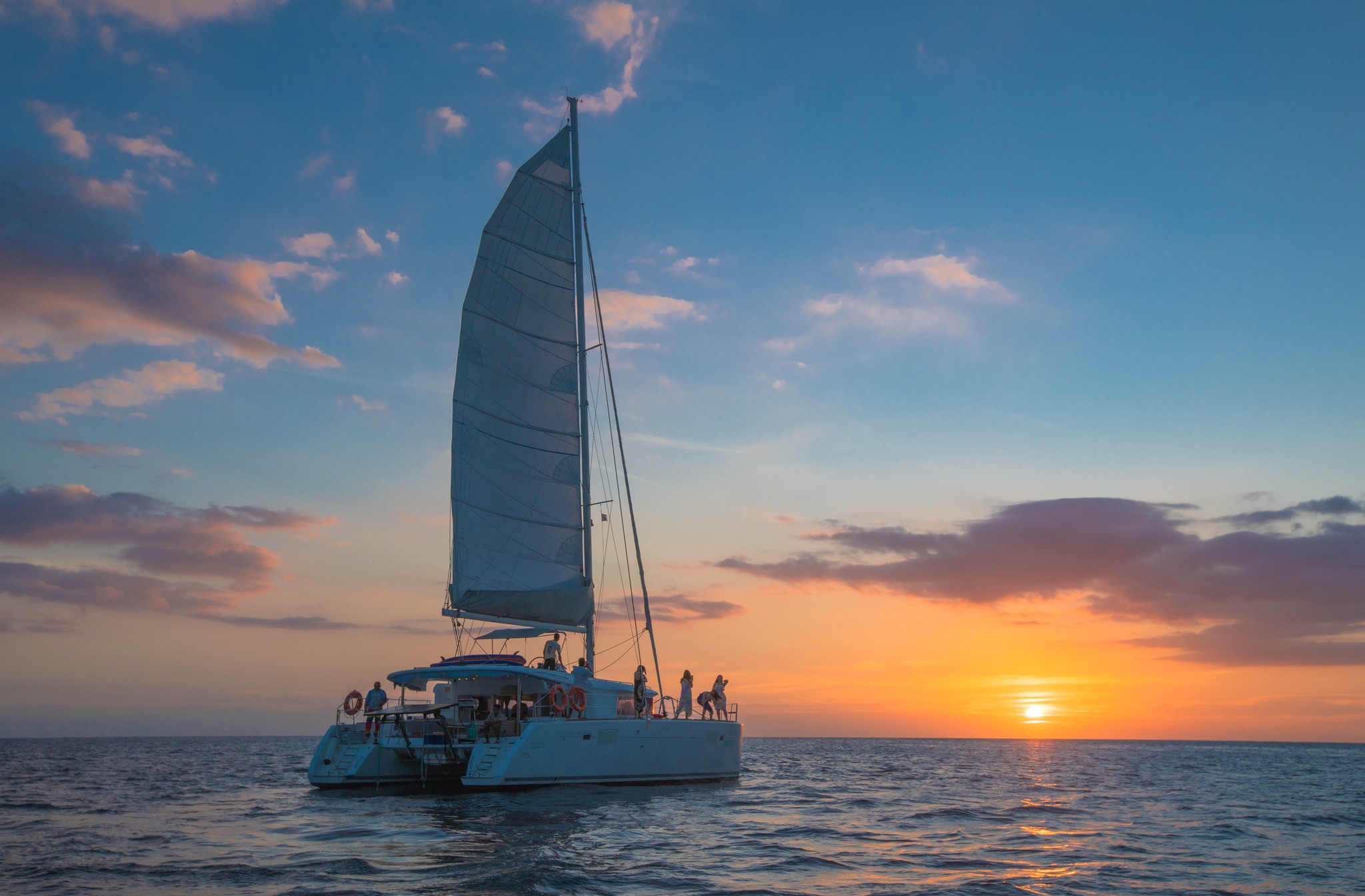 Koh Lipe Luxury Romantic Sunset Yacht with Island Views