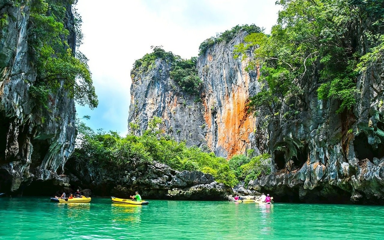 Phuket Phang Nga Bay & James Bond Island Full-Day Experience with Canoe