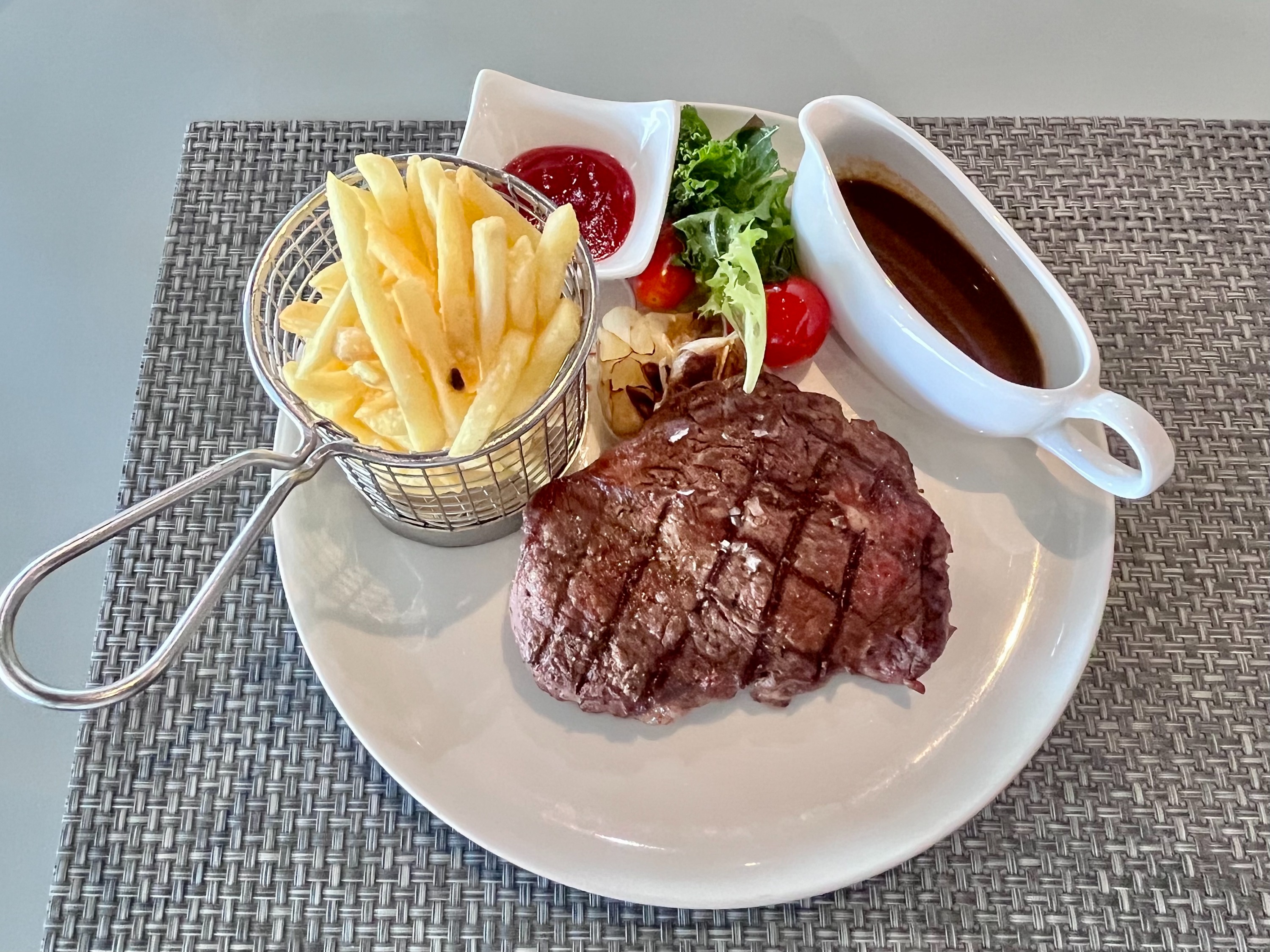 Cruise & Dining Adventure with YachtCruiseSG