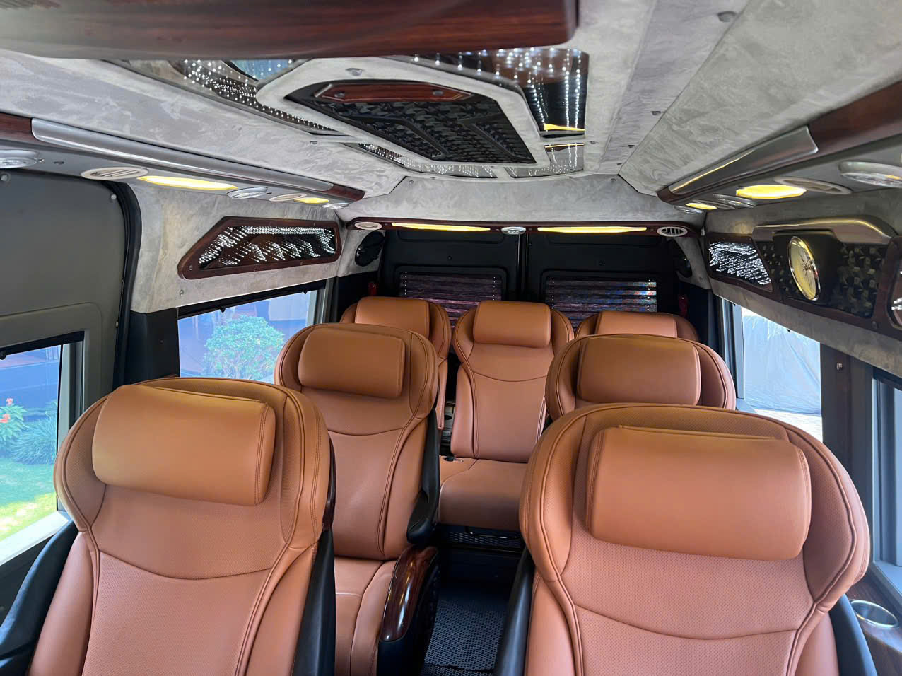 豪華轎車內部