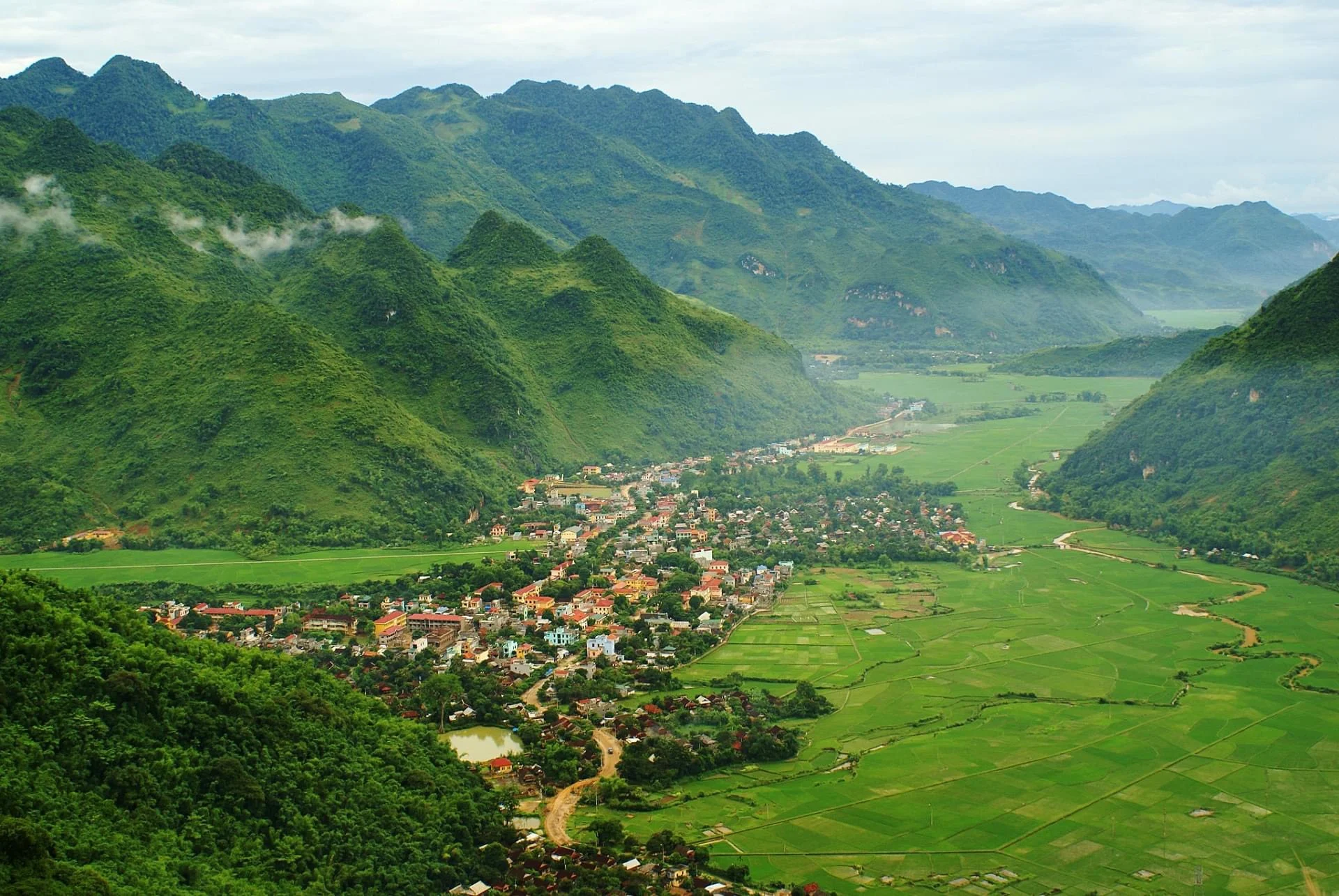 2D1N Mai Chau Valley & Pu Luong Nature Preserve Tour from Hanoi