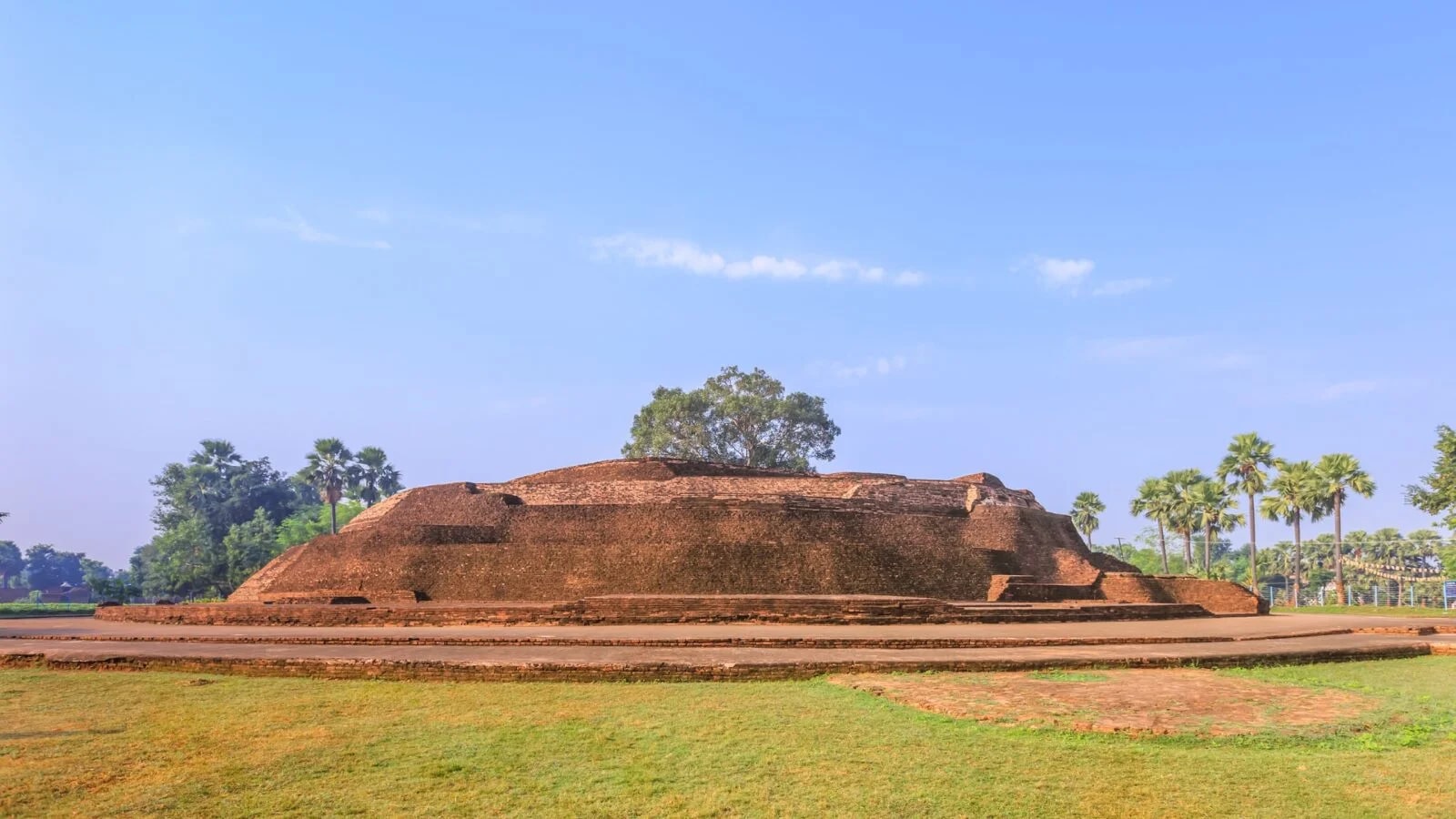 FULL DAY BODHGAYA TOUR WITH DUNGESHWARI CAVE