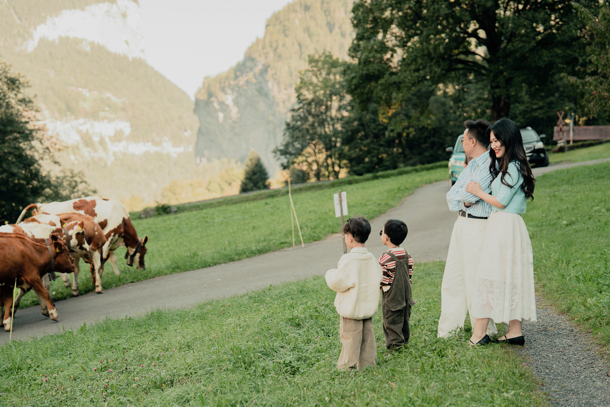 Private Photoshoot Tour: Lauterbrunnen & Wengen at the best spots