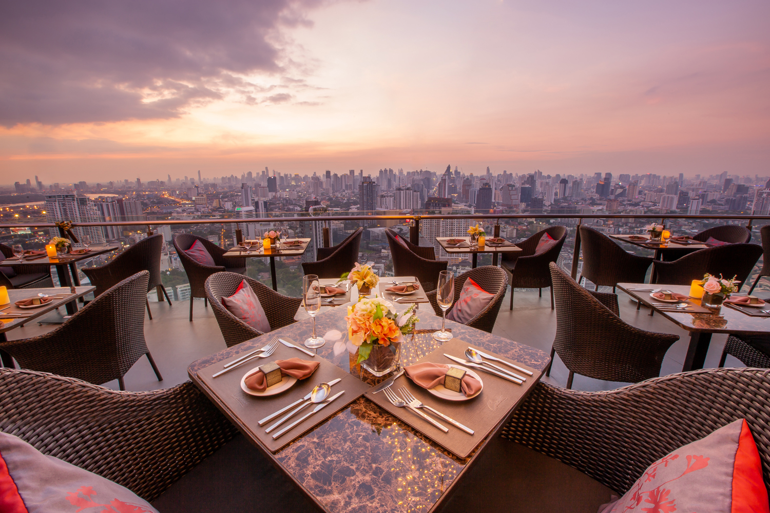 Cielo Sky Bar &amp; Restaurant Rooftop