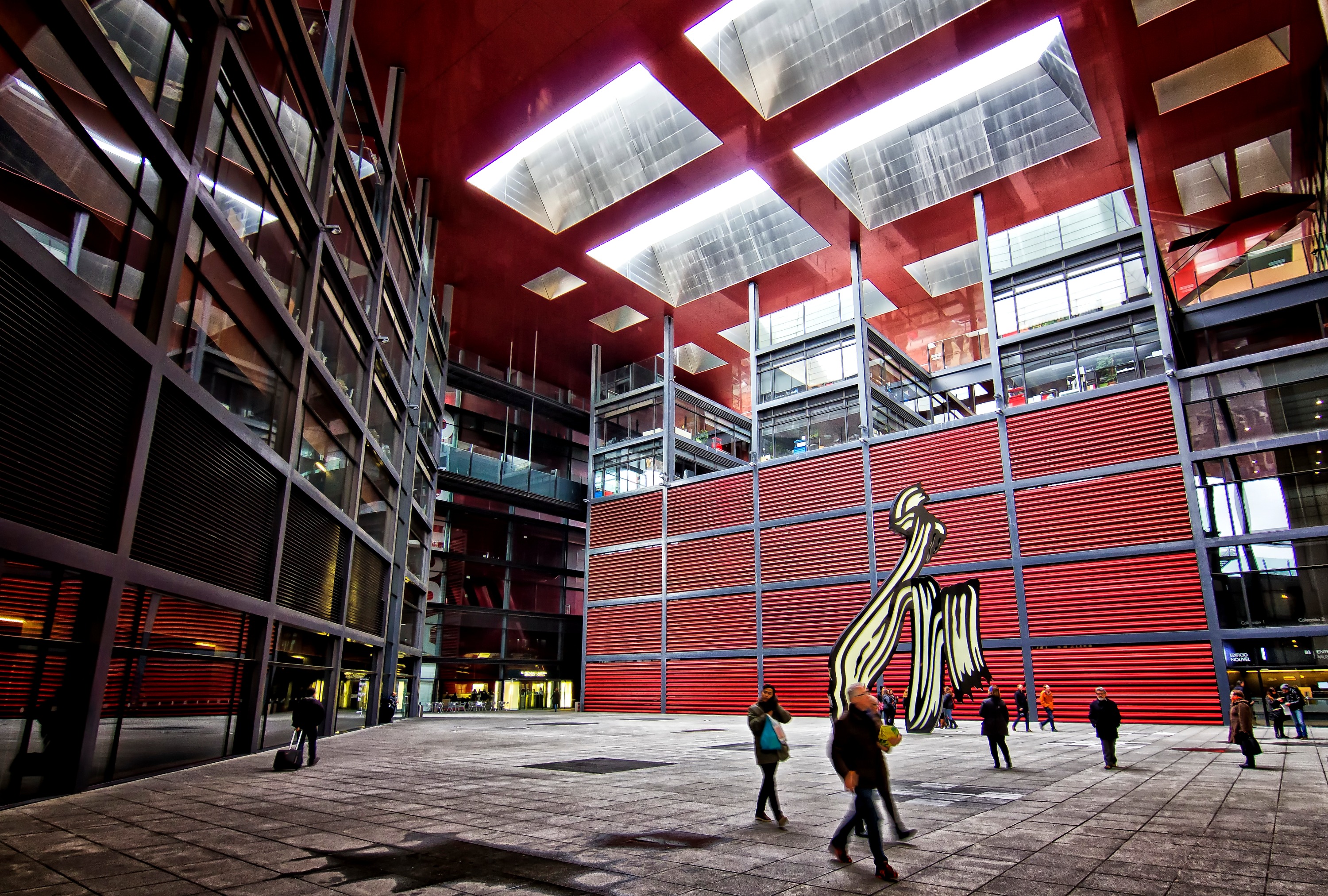 Madrid: Reina Sofia Museum & Walking tour 