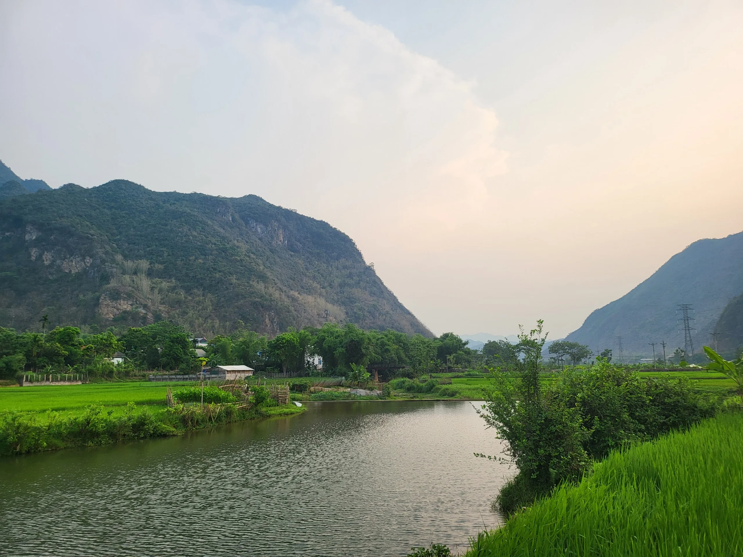 Mai Chau Valley Retreat Full Day Tour from Ha Noi
