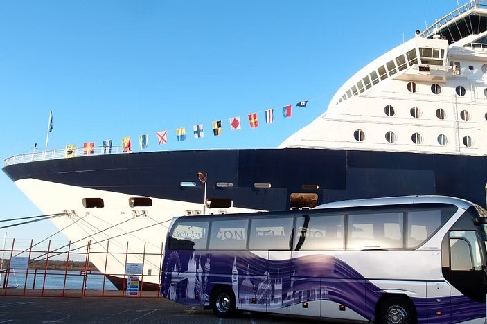 Salisbury, Stonehenge and Windsor Tour from Southampton Port