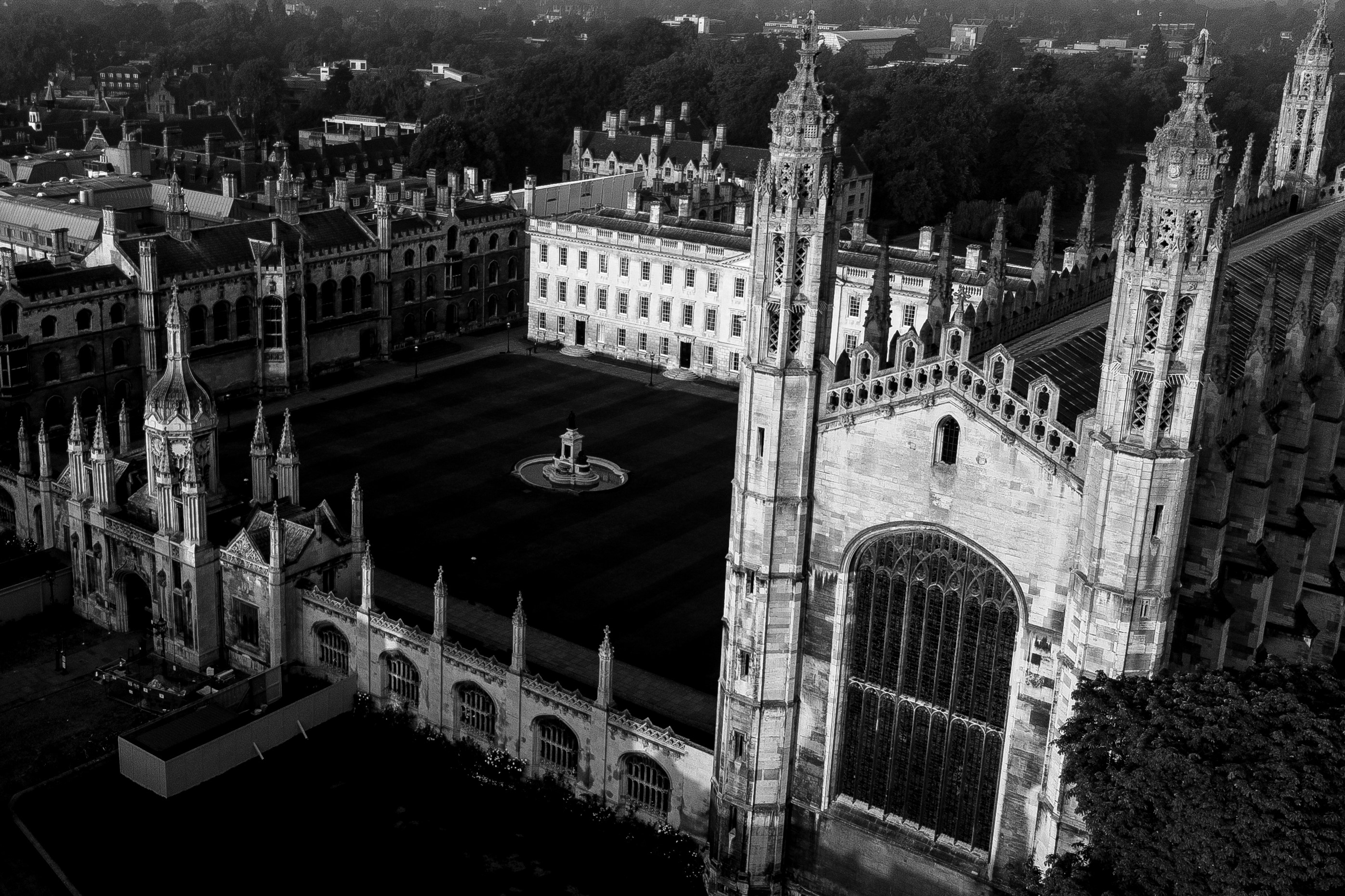 Cambridge University Ghost Tour Led By University Alumni