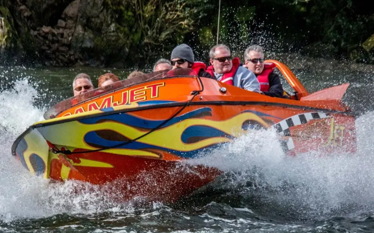 Hamilton Gardens & Karapiro Dam Ecological River Cruise