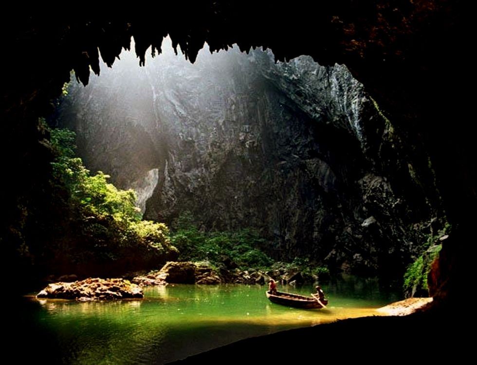 Follow your tour guide to walk up to the top of the mountain area to view the entire cave on a glass pavement.  Then enjoy a fun boat ride along the underground river. 

After the tour, you will be transferred back to your hotel in Guangzhou.