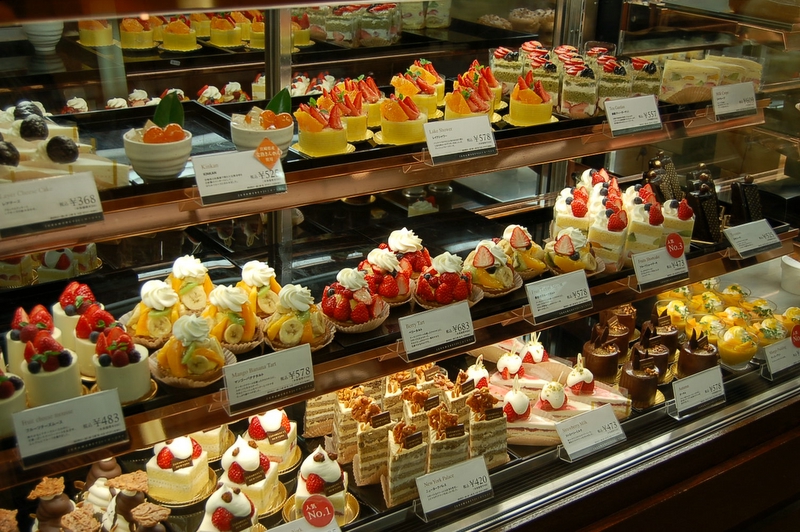 kyoto nishiki market & depachika small group guided food tour