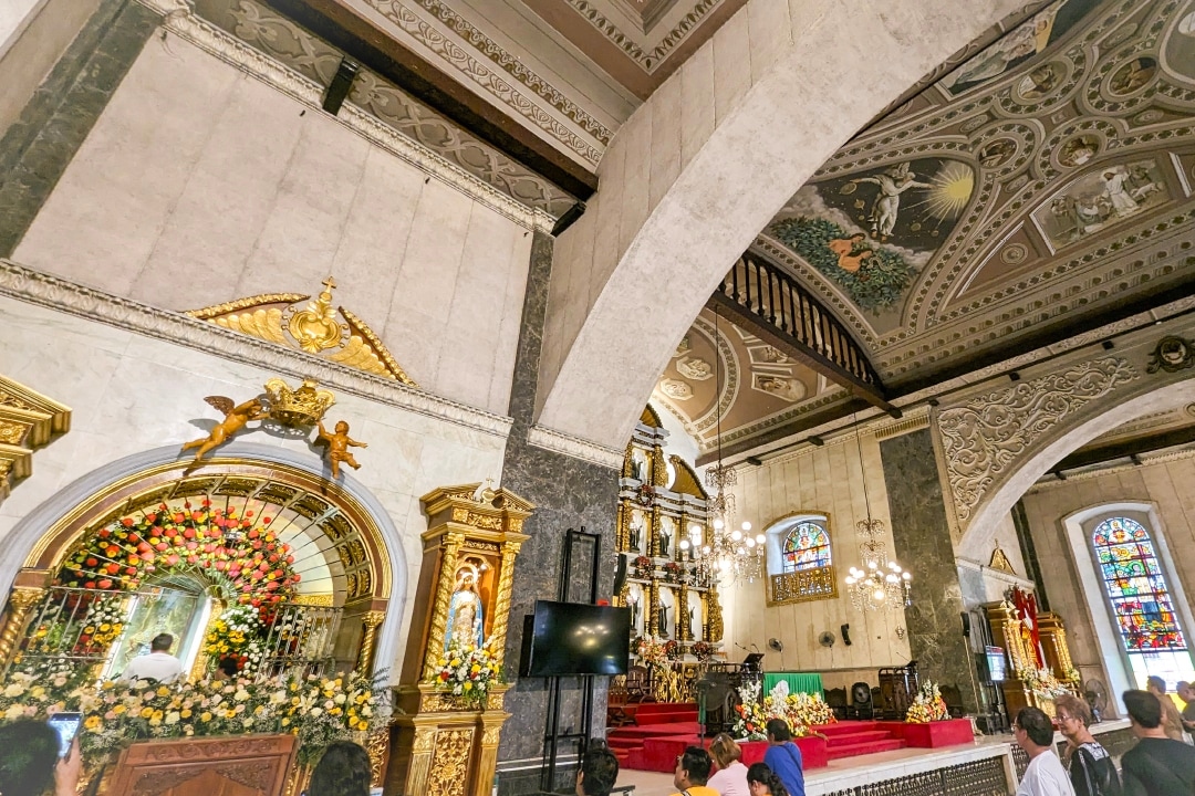 Next to the Magellan's Cross stands Santo Niño Basilica, where devotion to Santo Niño is fervent among locals, with devout believers offering prayers. Enjoy the harmony of beauty and faith at these two sacred places.