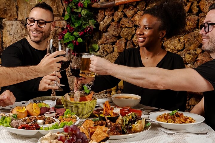 Folklore Dinner Show in Mosta