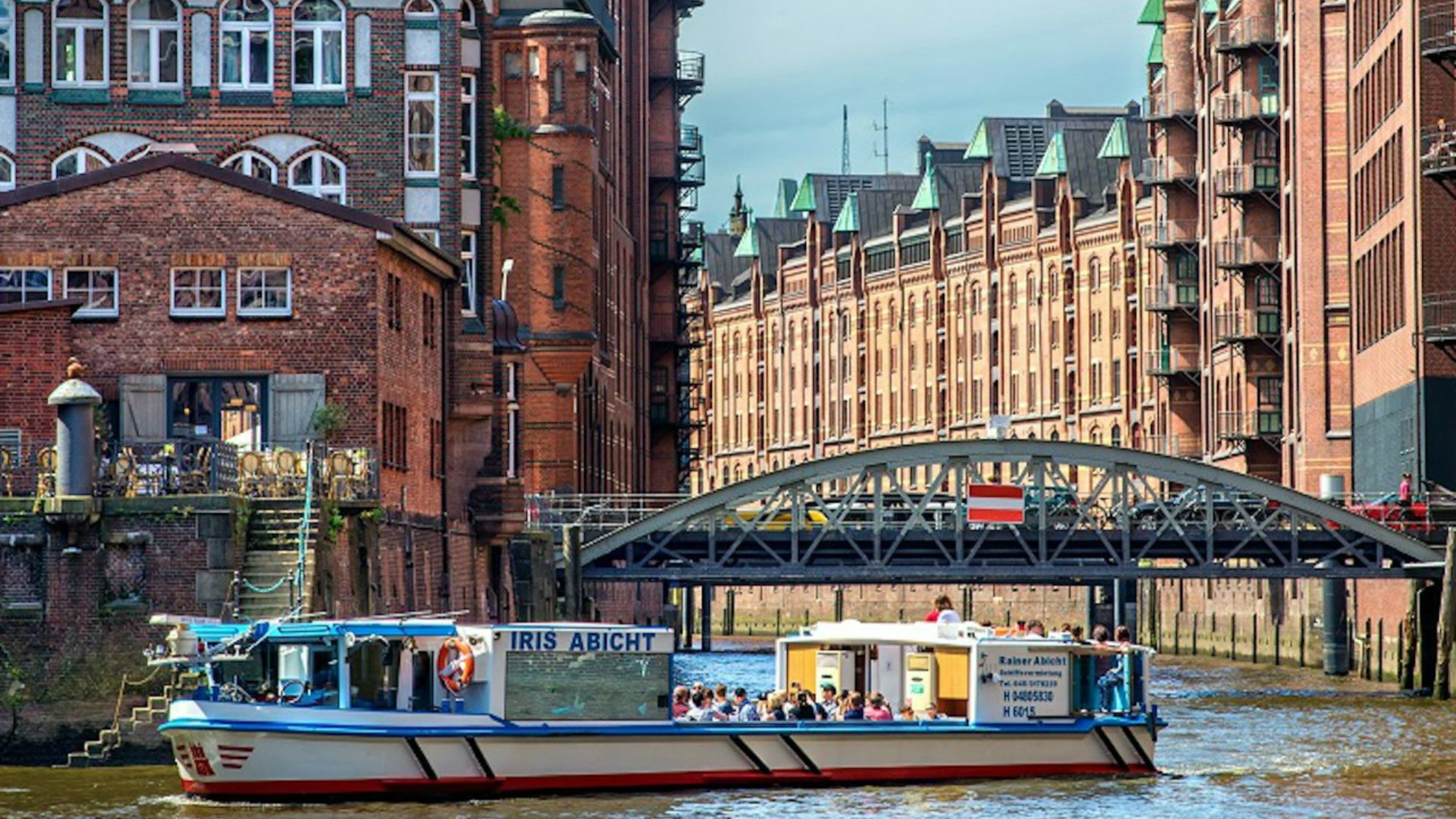 The 2-hour Harbour cruise XXL in Hamburg