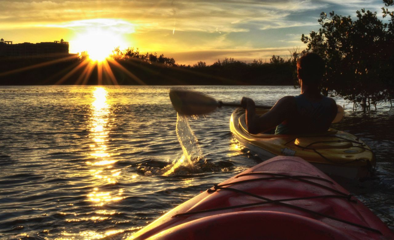 Krabi: Sunset Kayaking Ao Thalane with BBQ Dinner