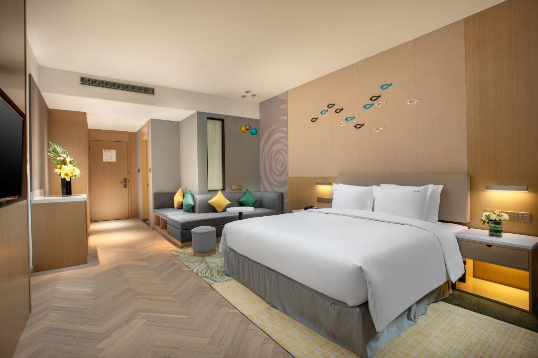【】Shanghai Dishui Lake Holiday Inn