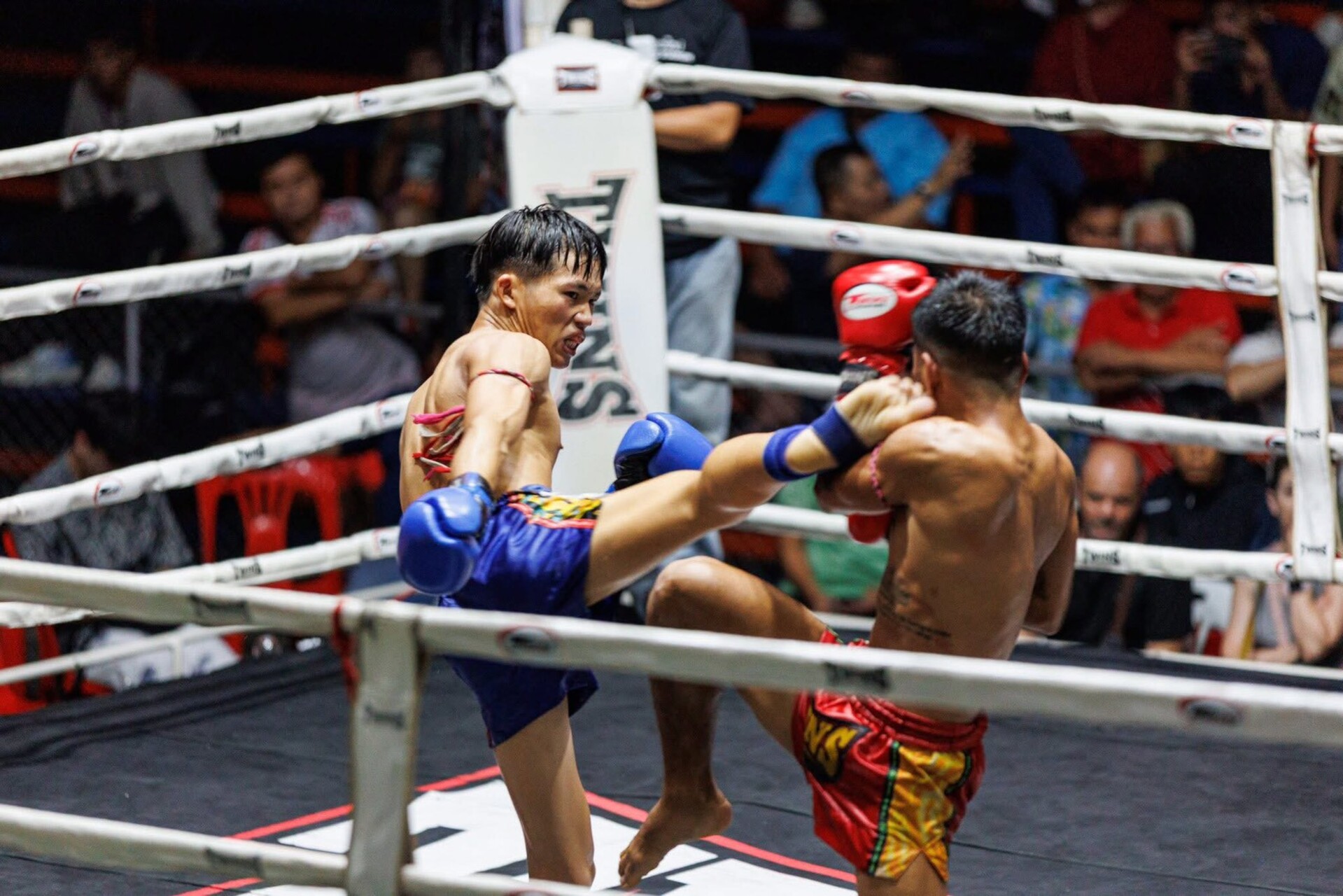 Muay Thai Panthamit at World Siam Stadium in Bangkok