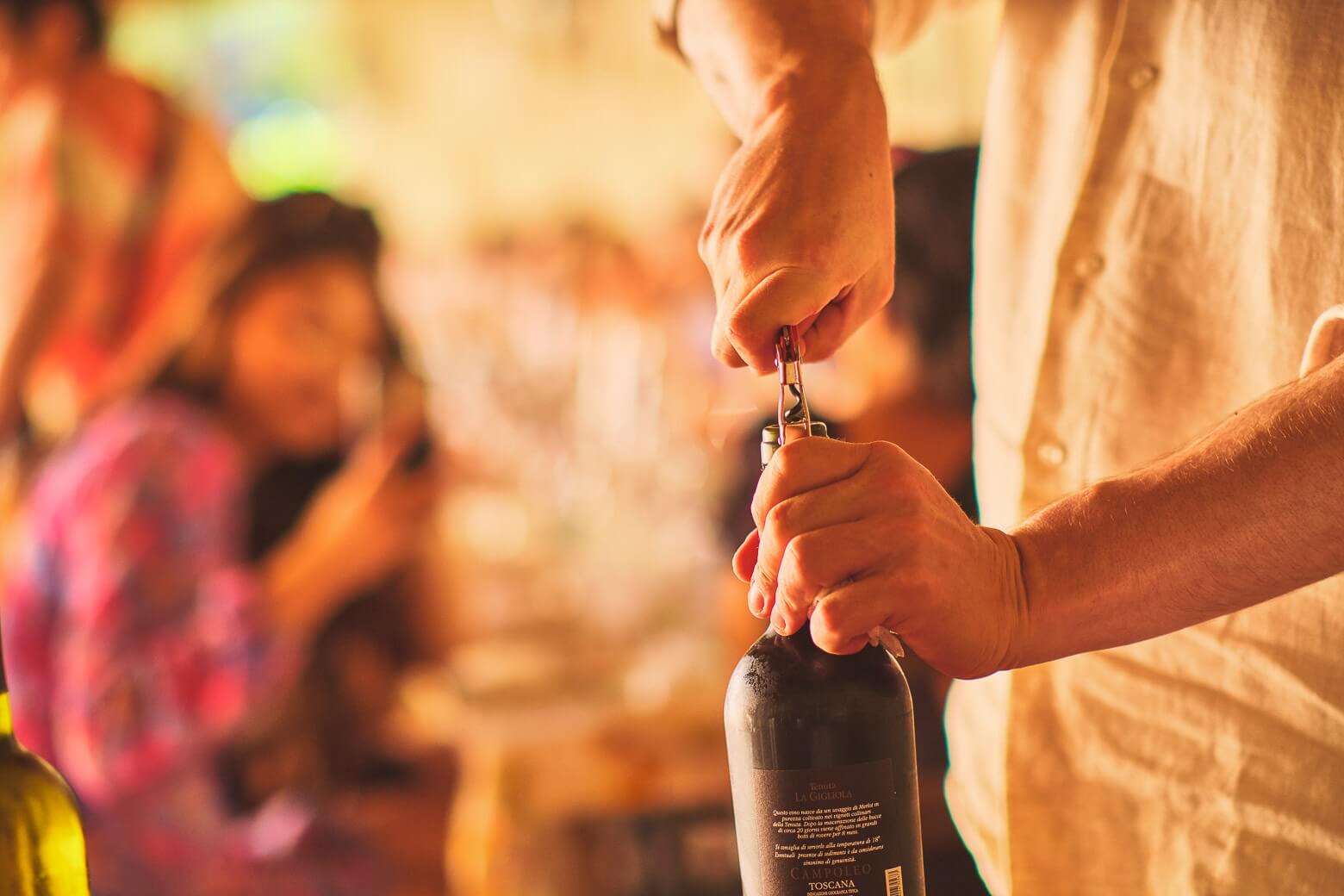 From Florence: Chianti Wineries Tour with 7 Wine Tastings