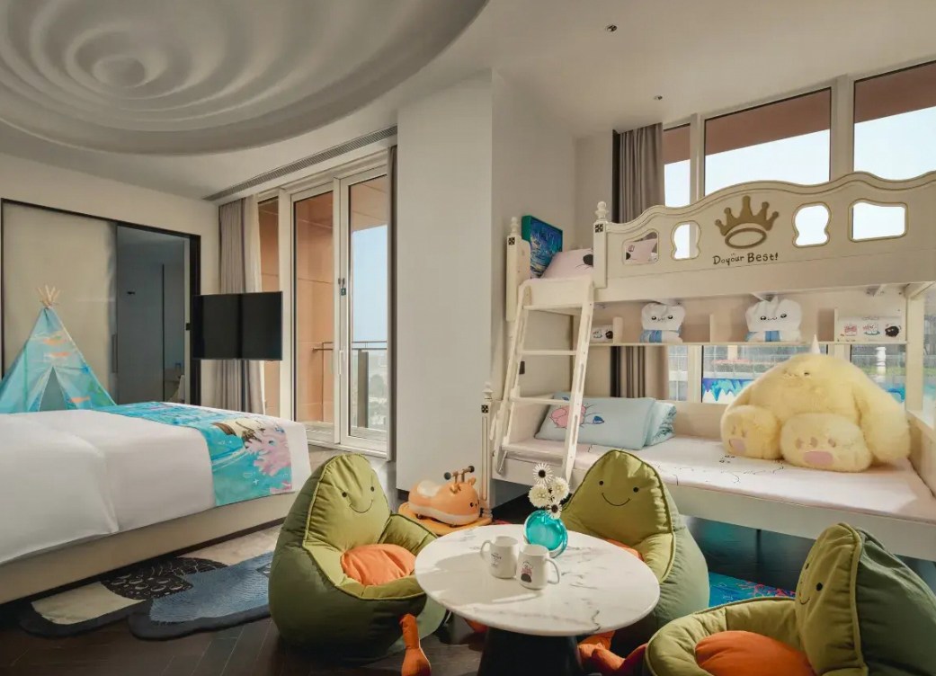 Milu Co-branded Family Room Reference Images