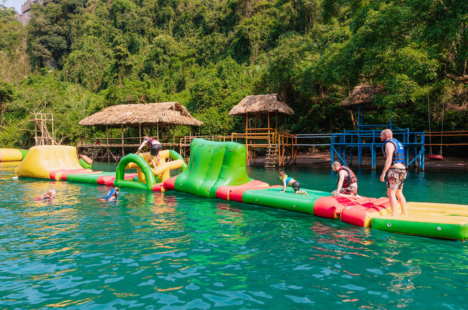 History and Adventure: DMZ & Dark Cave Tour from Hue