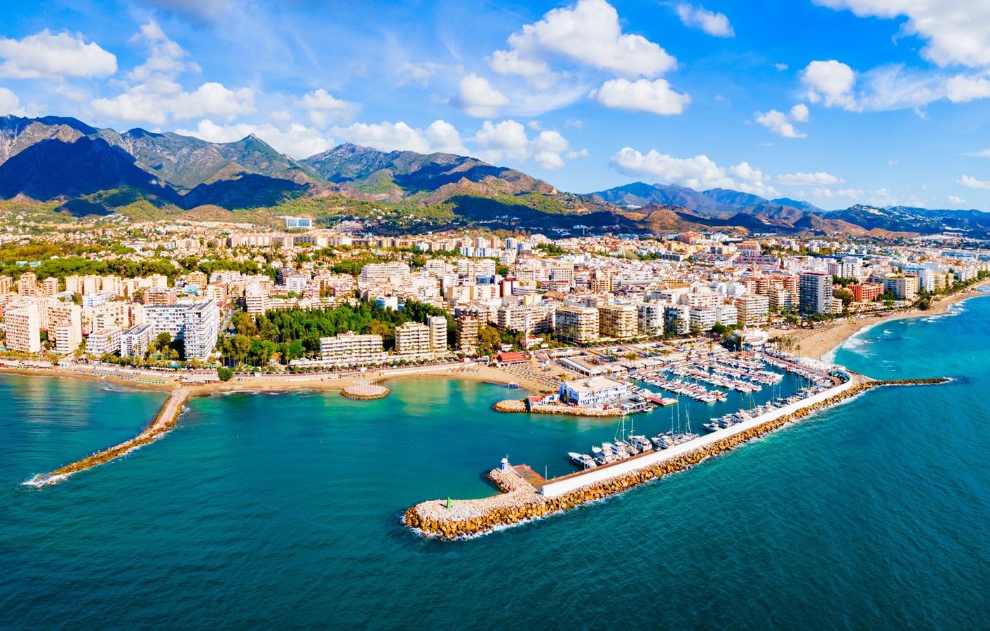 Marbella & Puerto Banús: Coastal Glamour Private Tour from Malaga