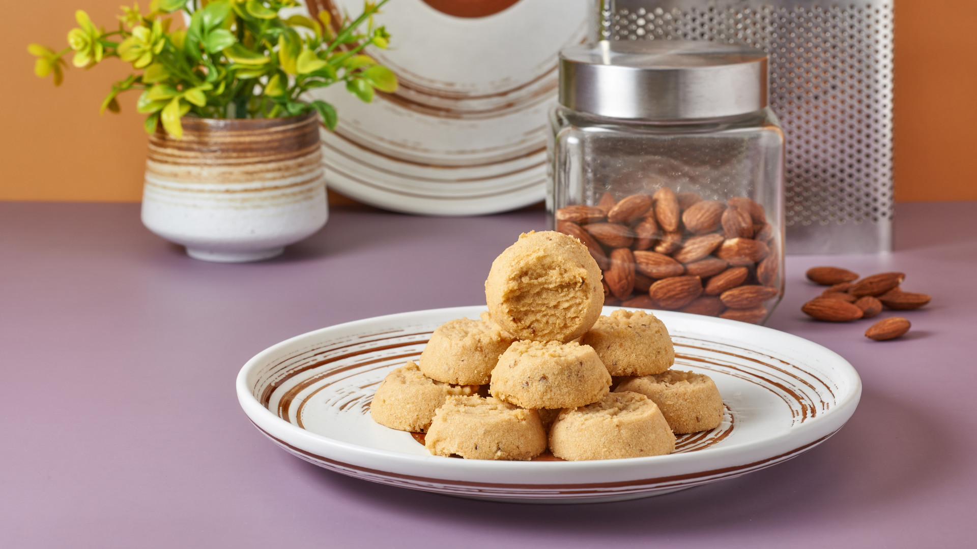 Mdm Ling Bakery Cookies & Baked Goods 