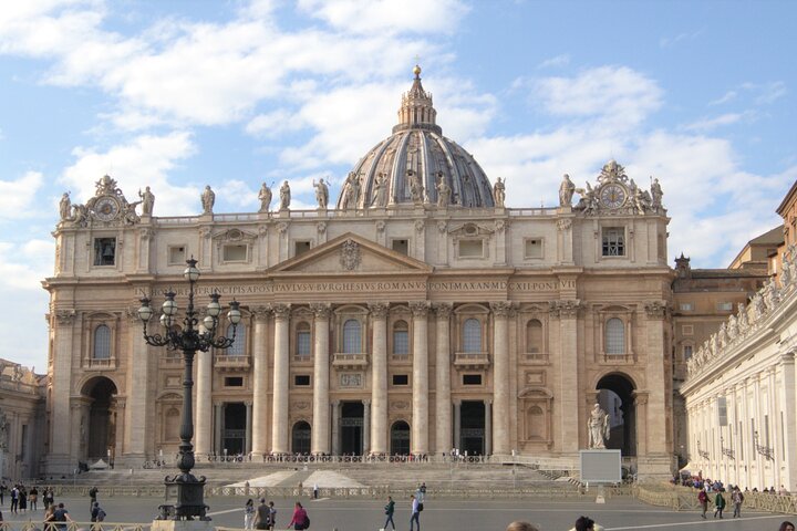 St. Peter's Basilica, Square and Grottoes Guided Tour