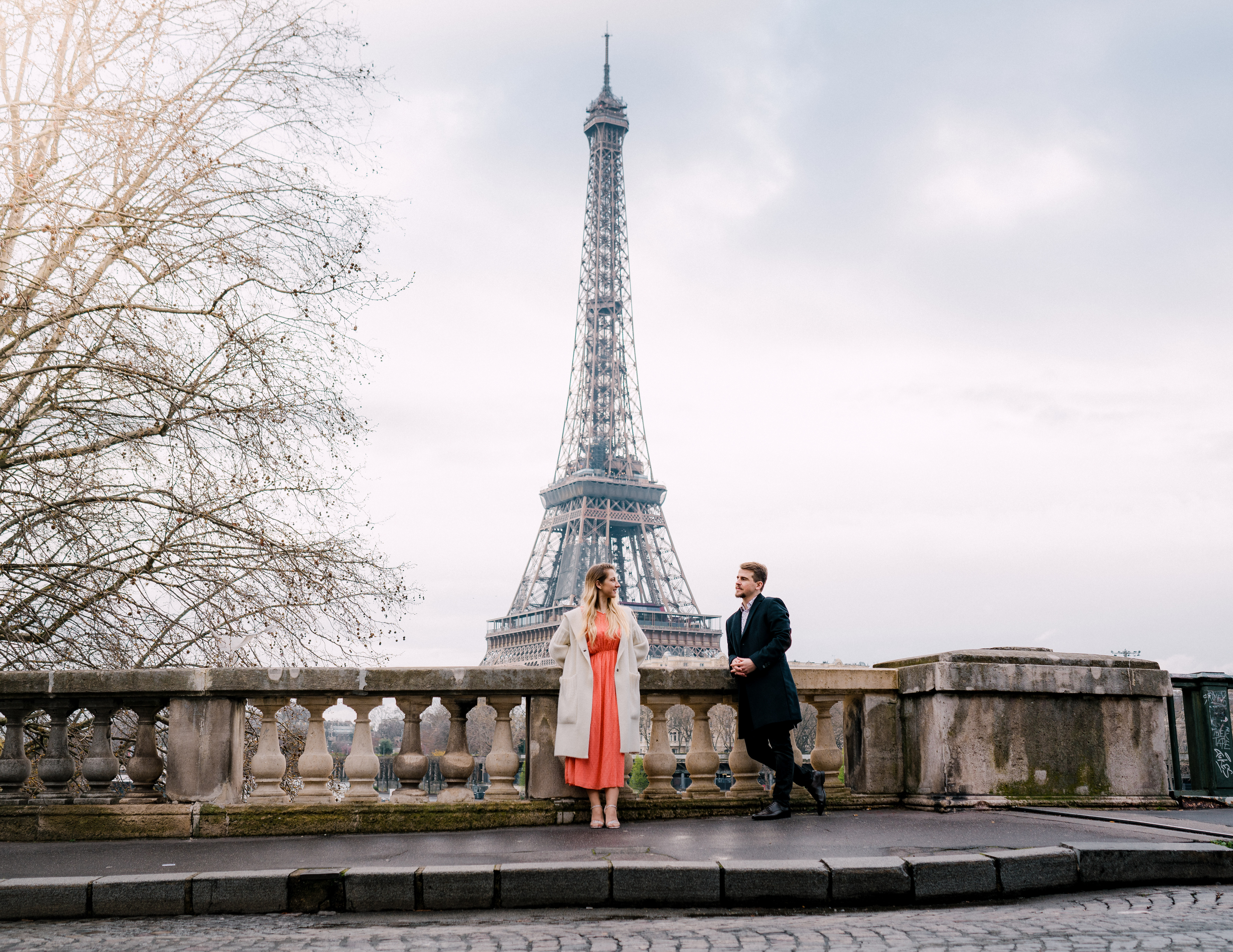 Paris Photographer - Professional Photos around the Eiffel Tower