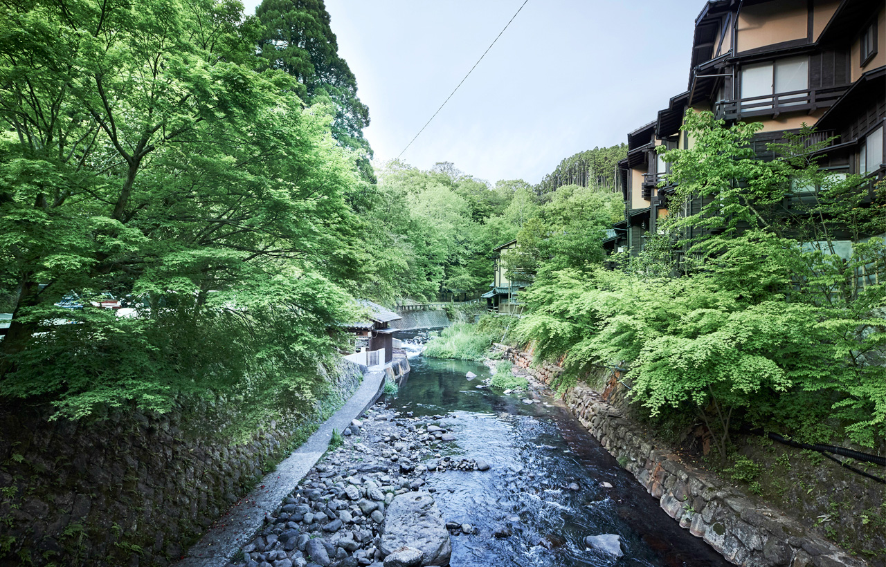 上色見熊野座神社 & 天巖戶 & 高千穗峽 & 阿蘇火山 & 黑川溫泉一日遊
