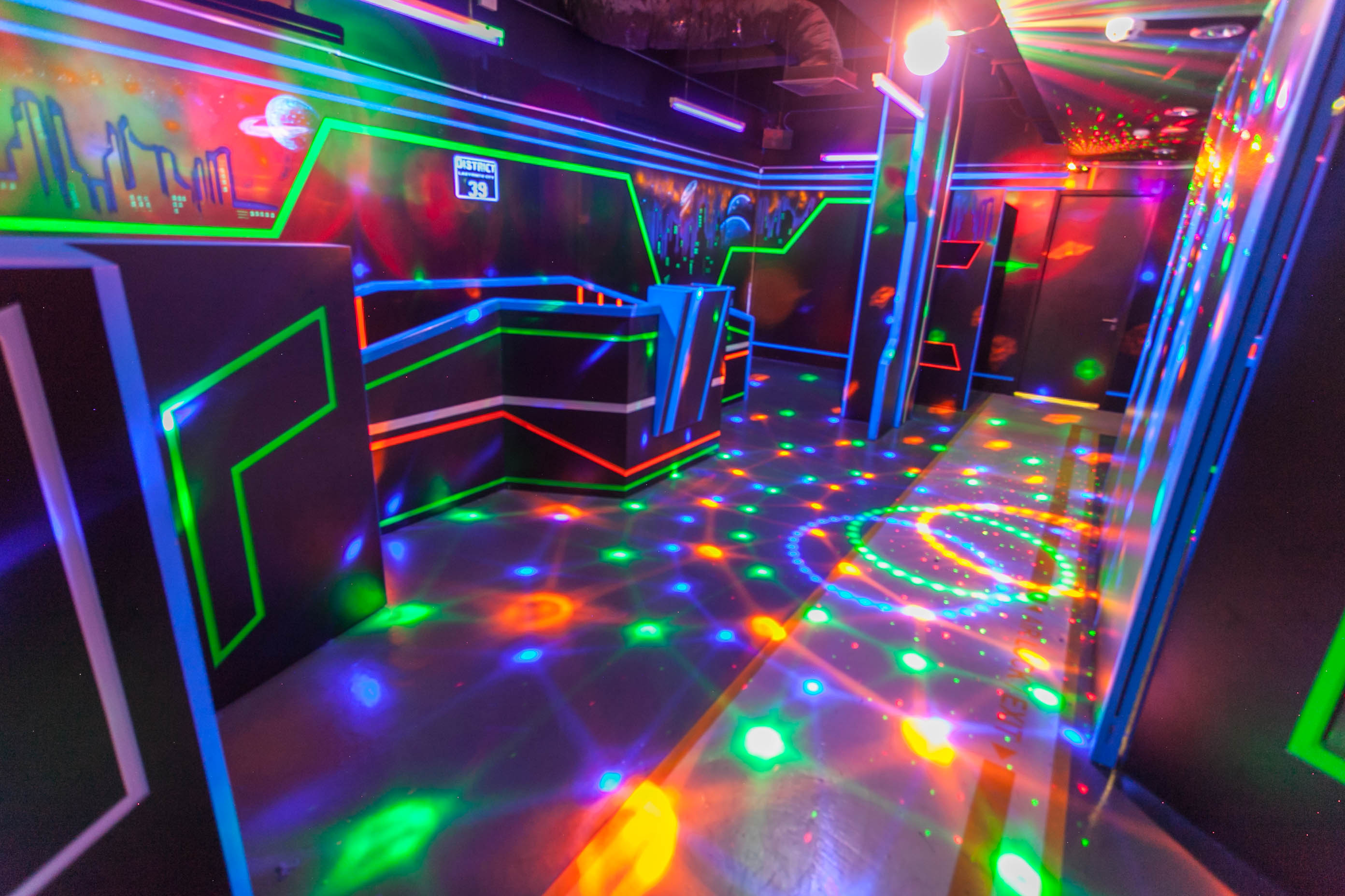 新加坡 Laser Quest 雷射戰鬥遊戲場室內雷射槍戰